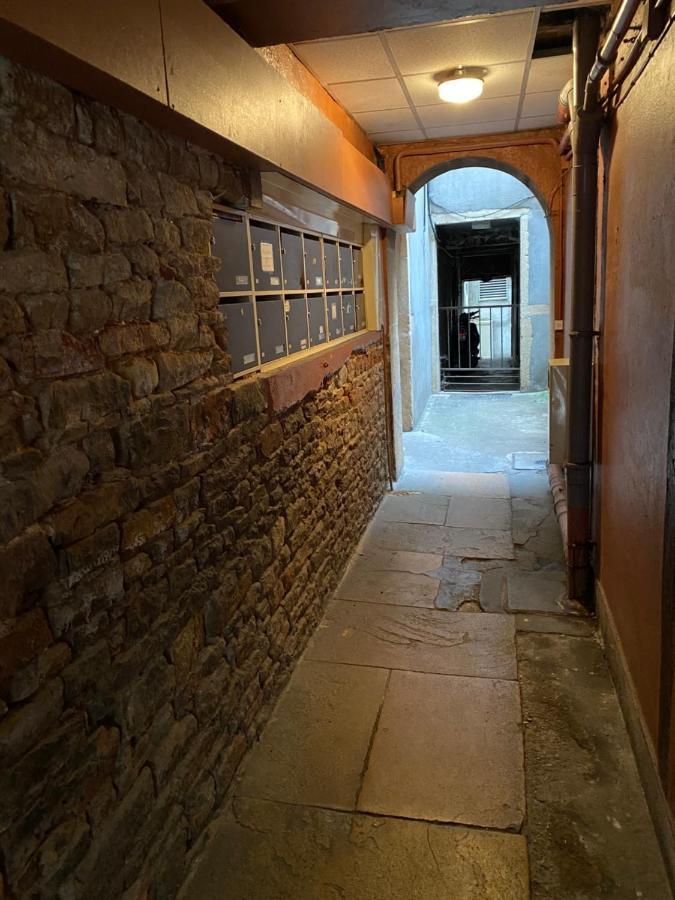 Appartement Cosy Et Moderne En Plein Coeur Du Centre Ville Mâcon Eksteriør bilde